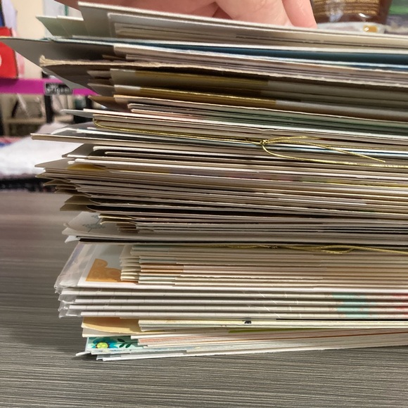 100 Assorted Hallmark Cards - Picture 2 of 4